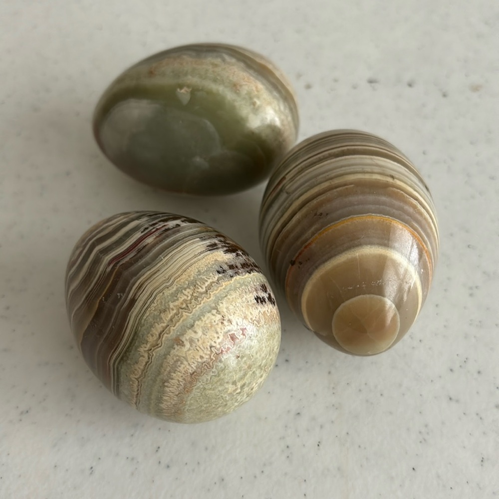 Natural Polished Banded Aragonite Egg Carving stone